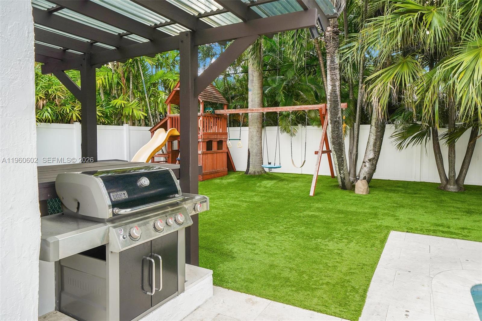 5237 La Gorce Dr Miami Beach, FL 33140