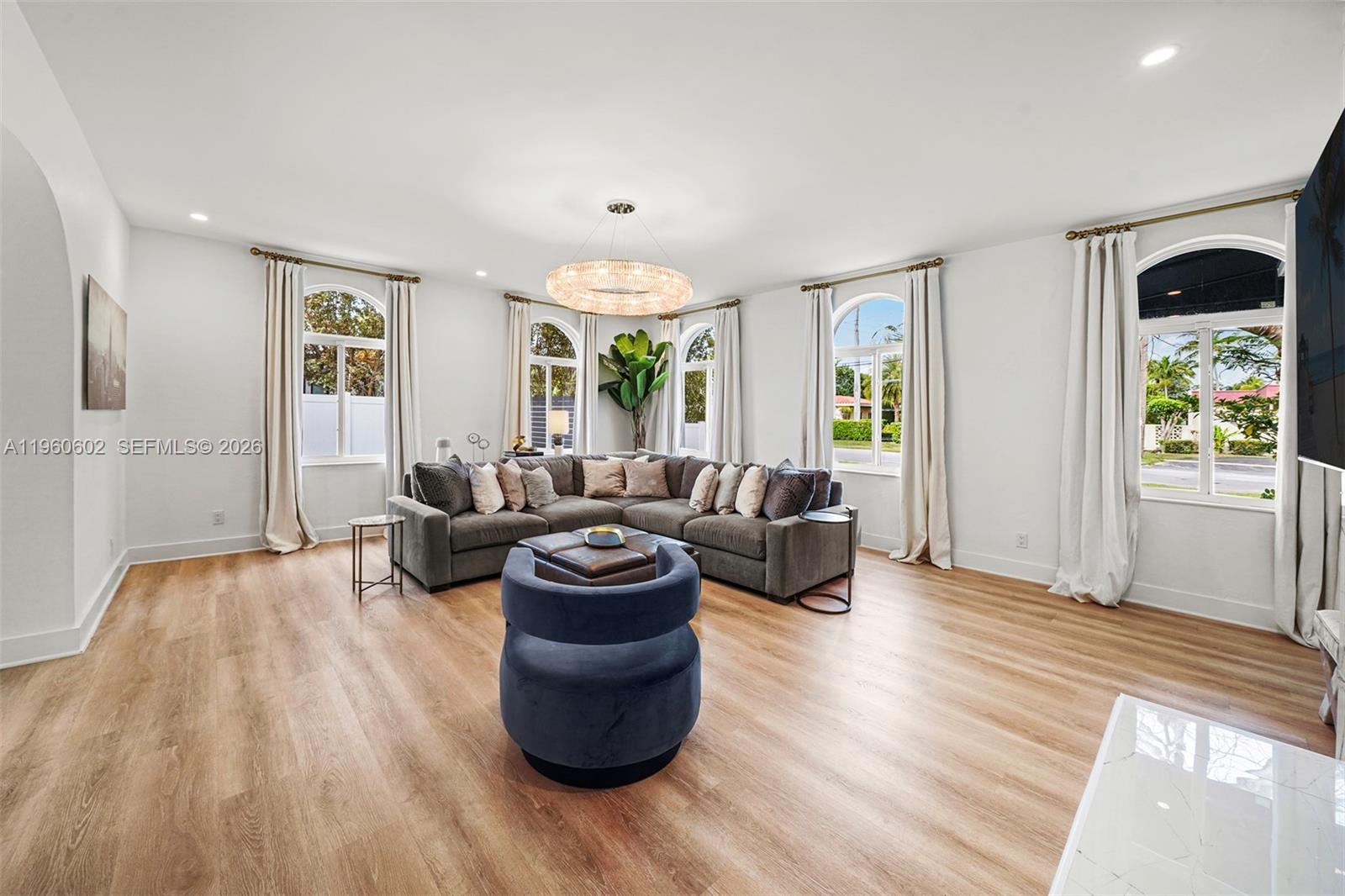 5237 La Gorce Dr Miami Beach, FL 33140