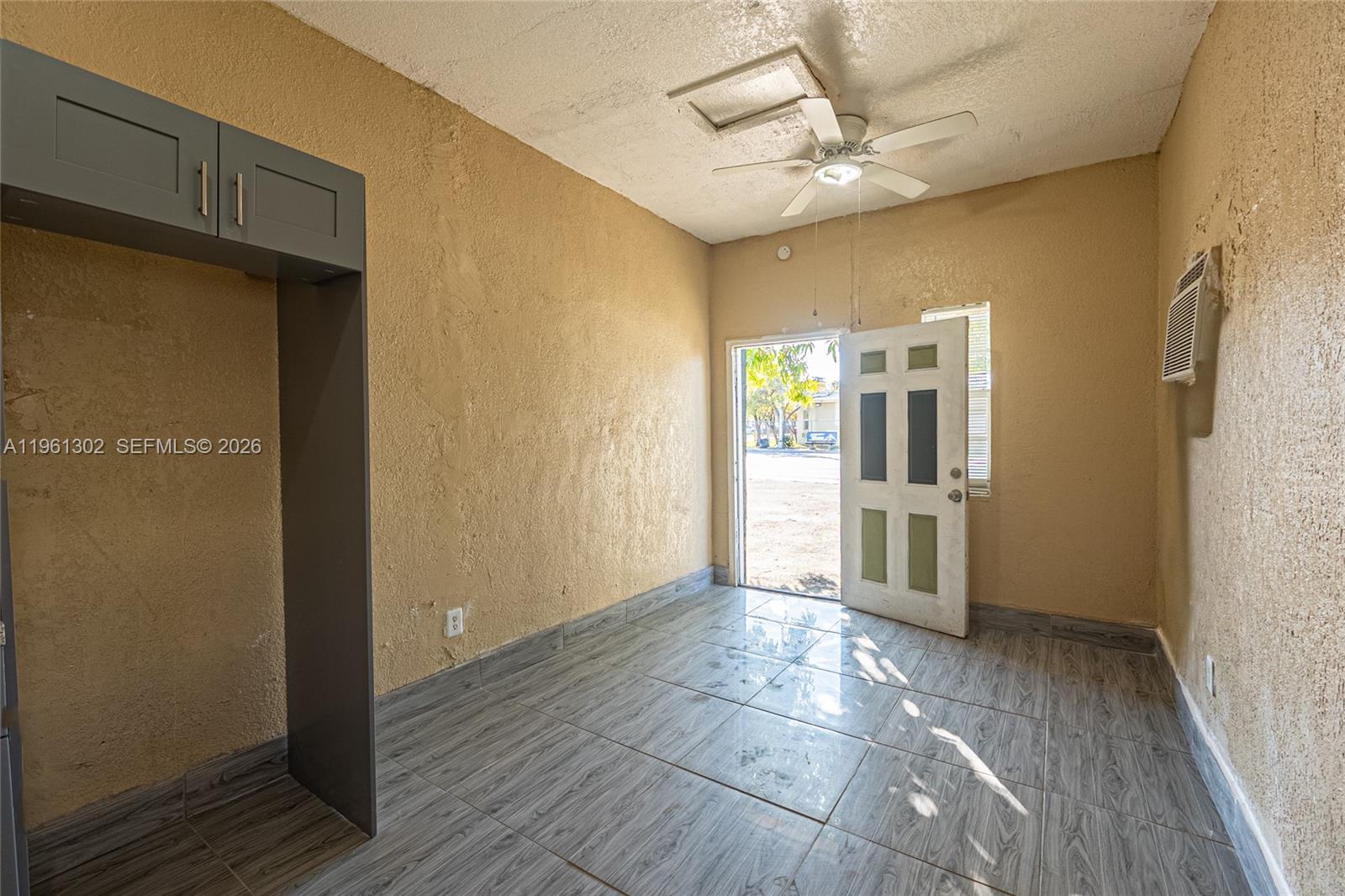 4719 NW 32nd Ave Miami, FL 33142