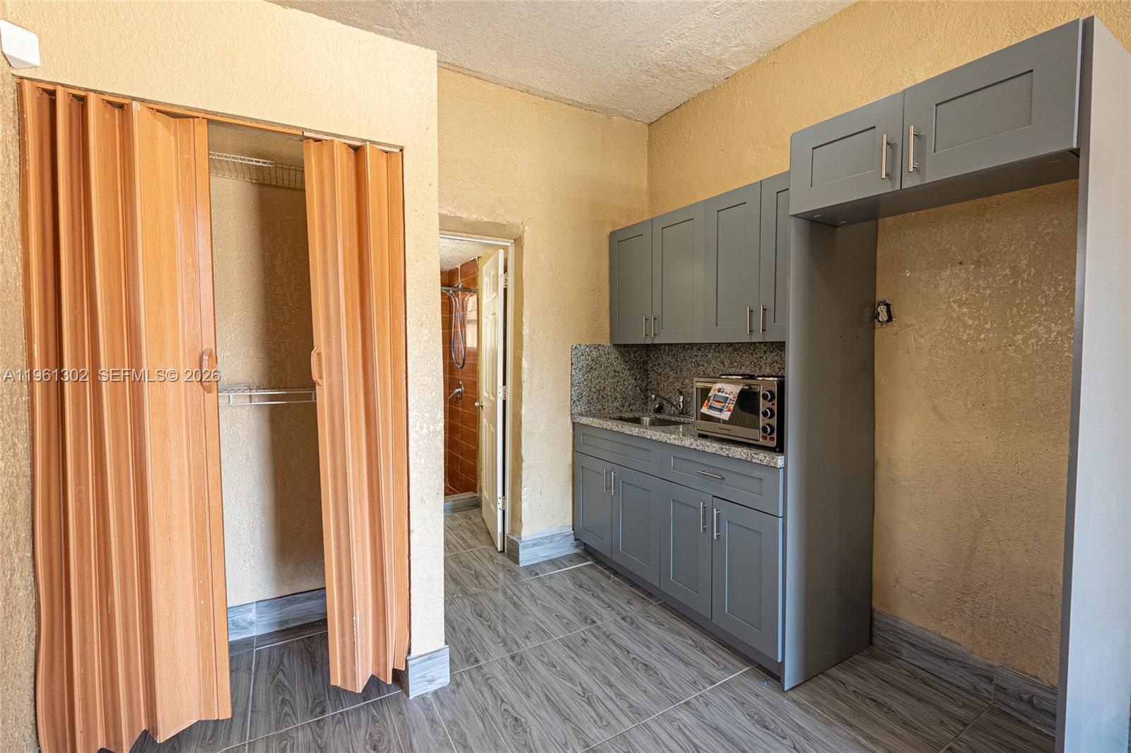 4719 NW 32nd Ave Miami, FL 33142