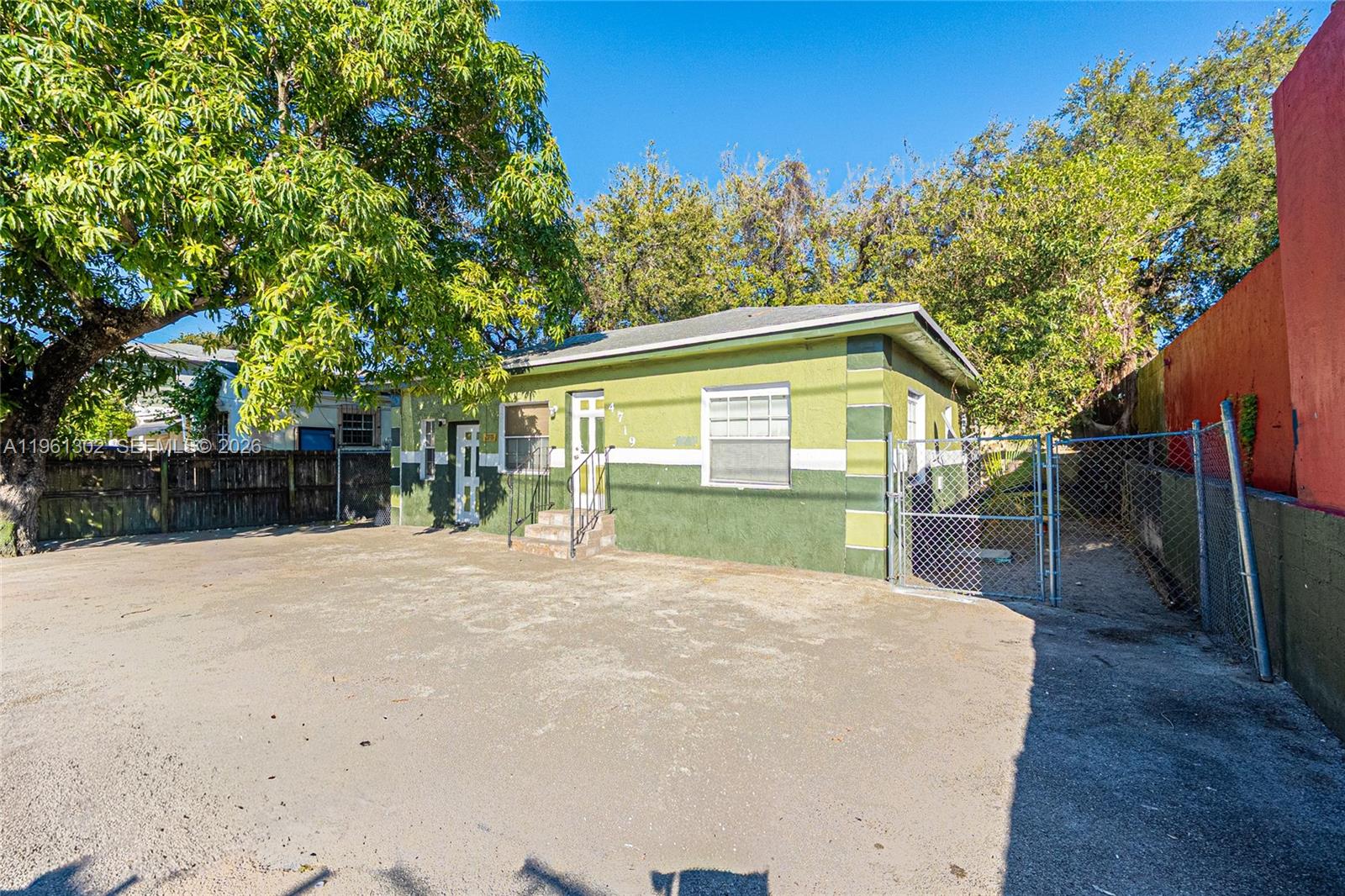 4719 NW 32nd Ave Miami, FL 33142