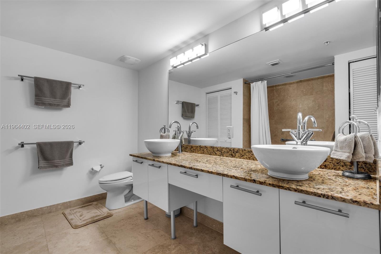 image Brickell on the River South10