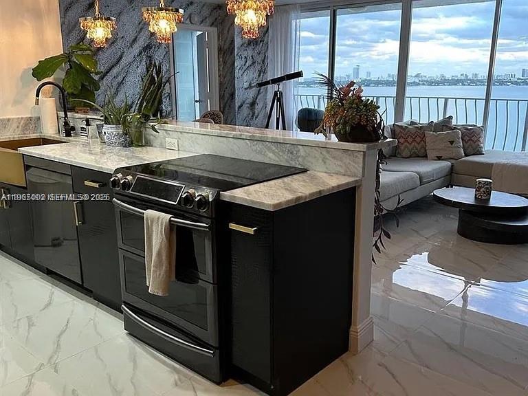 7601 E Treasure Dr #2022