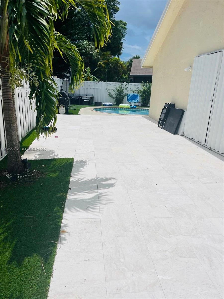 7342 NW 38th Pl Coral Springs, FL 33065