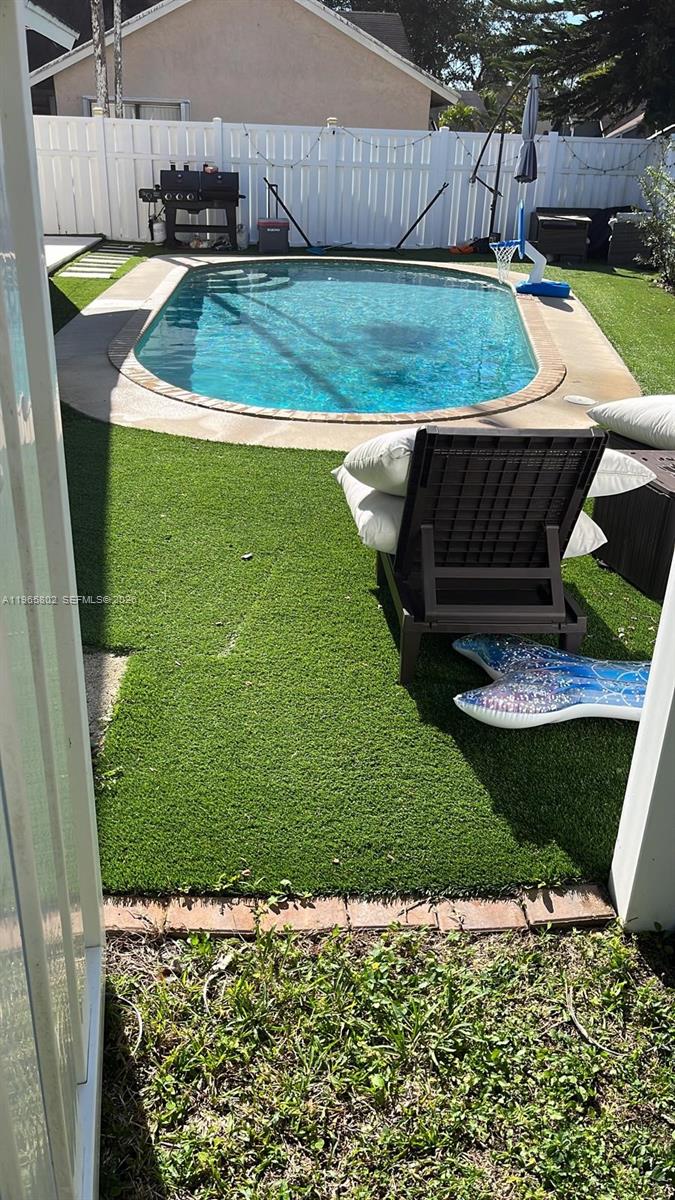 7342 NW 38th Pl Coral Springs, FL 33065