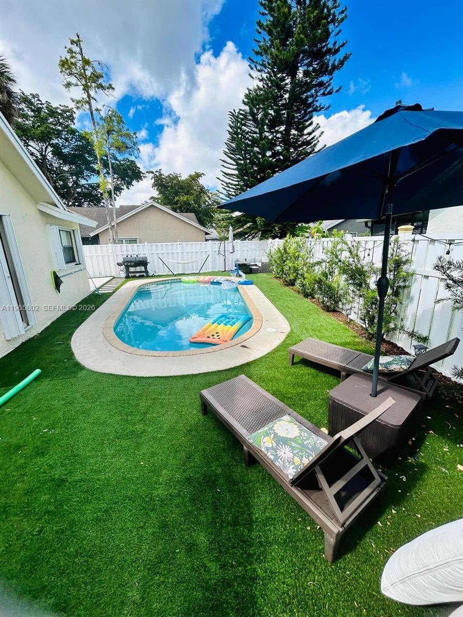 7342 NW 38th Pl Coral Springs, FL 33065