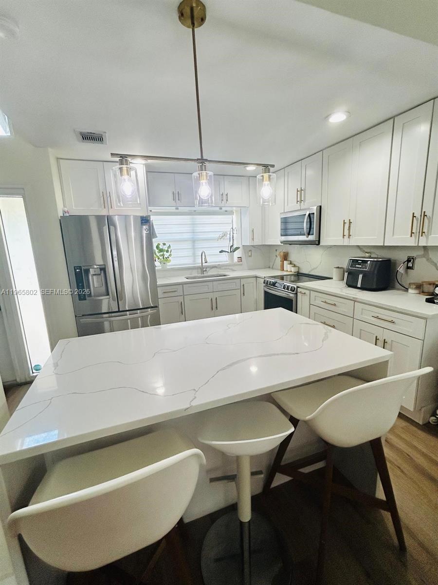 7342 NW 38th Pl Coral Springs, FL 33065