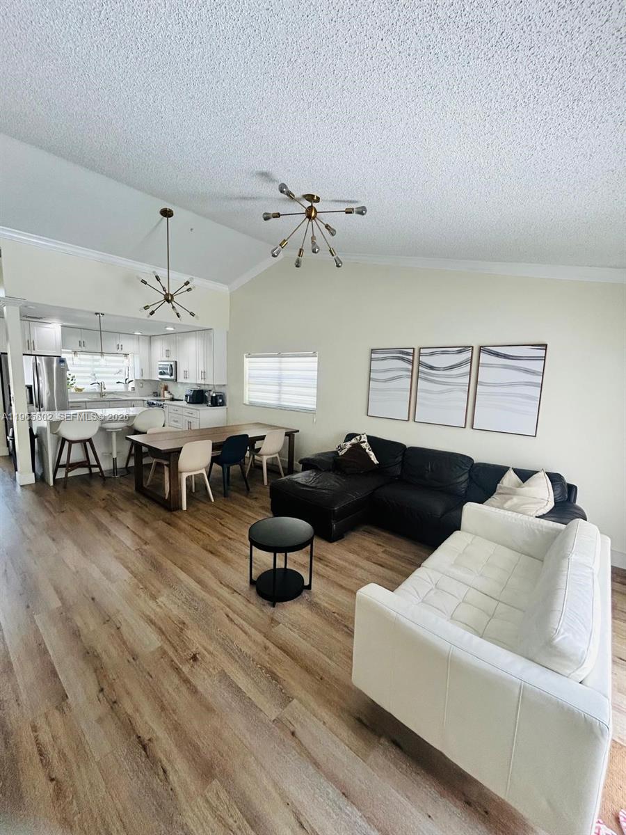 7342 NW 38th Pl Coral Springs, FL 33065