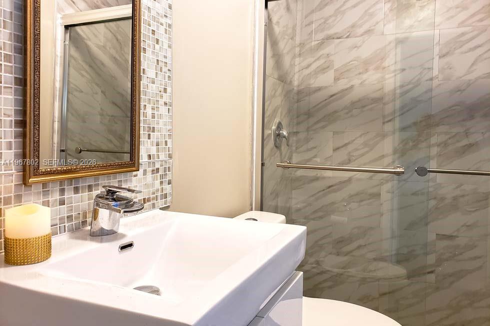 6634 SW 76th Ter South Miami, FL 33143