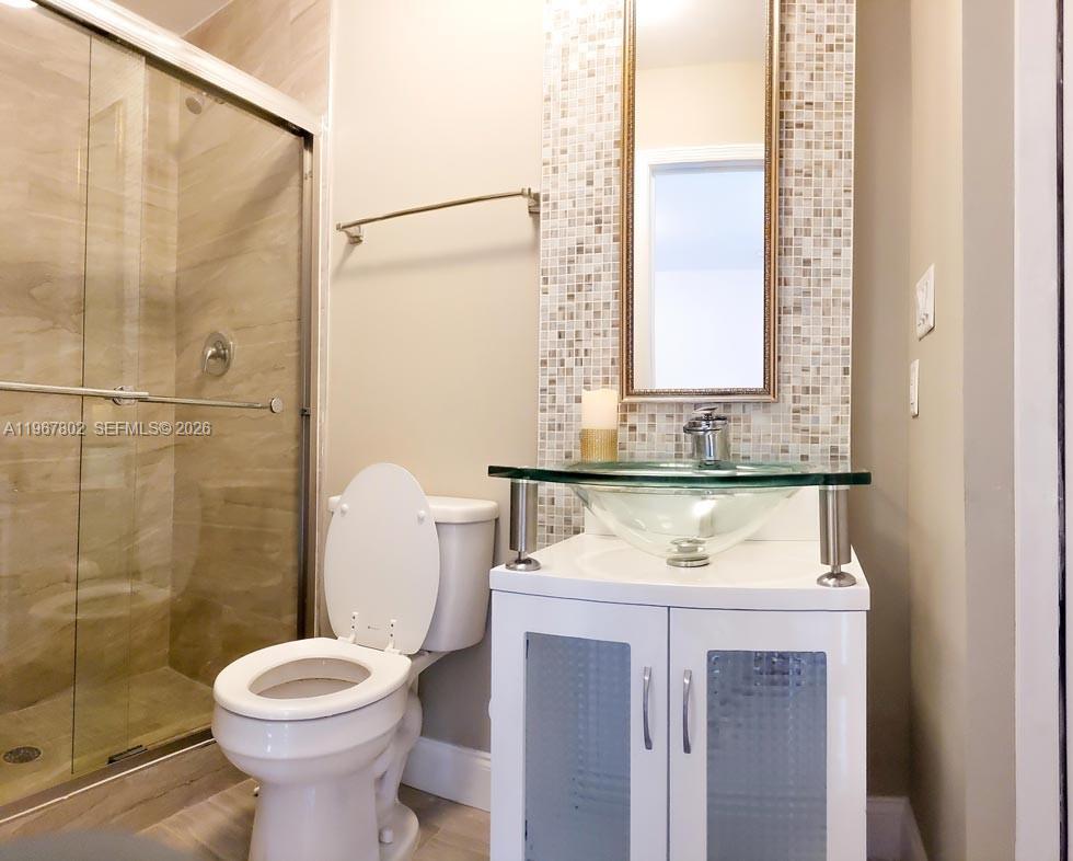 6634 SW 76th Ter South Miami, FL 33143