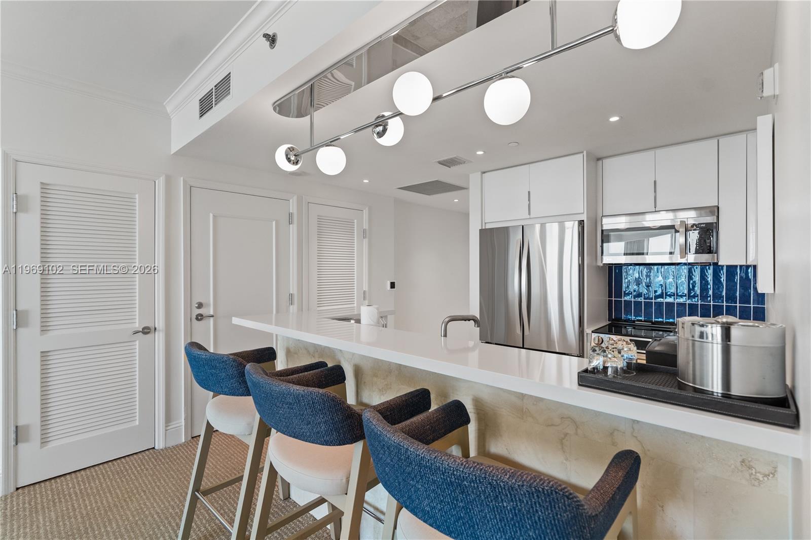 4401 Collins Ave #1706 Miami Beach, FL 33140