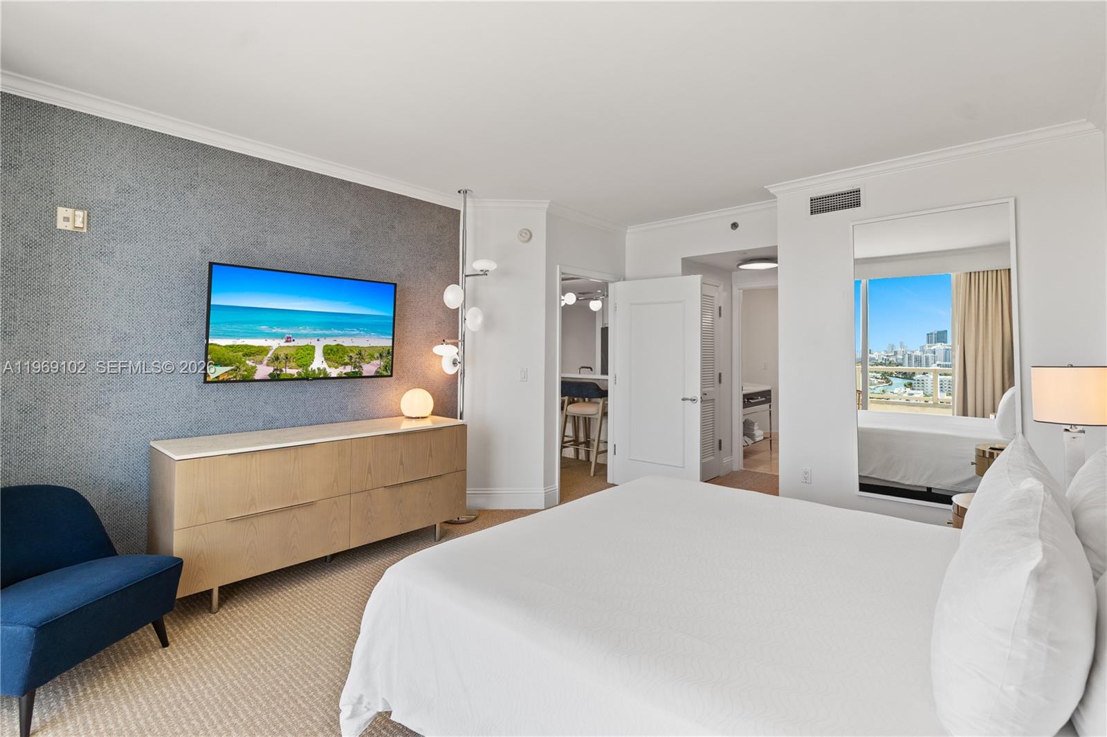 4401 Collins Ave #1706 Miami Beach, FL 33140