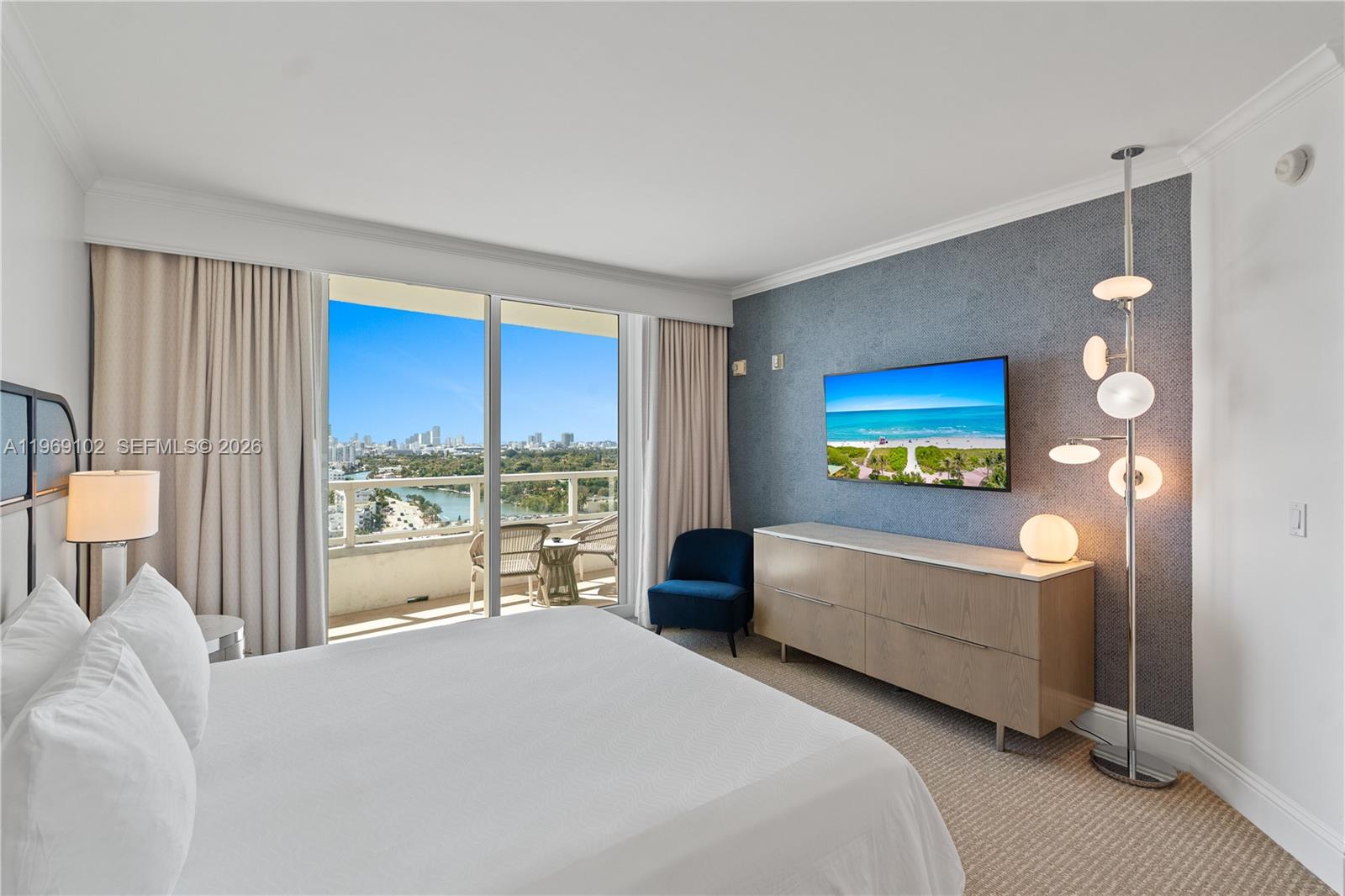 4401 Collins Ave #1706 Miami Beach, FL 33140