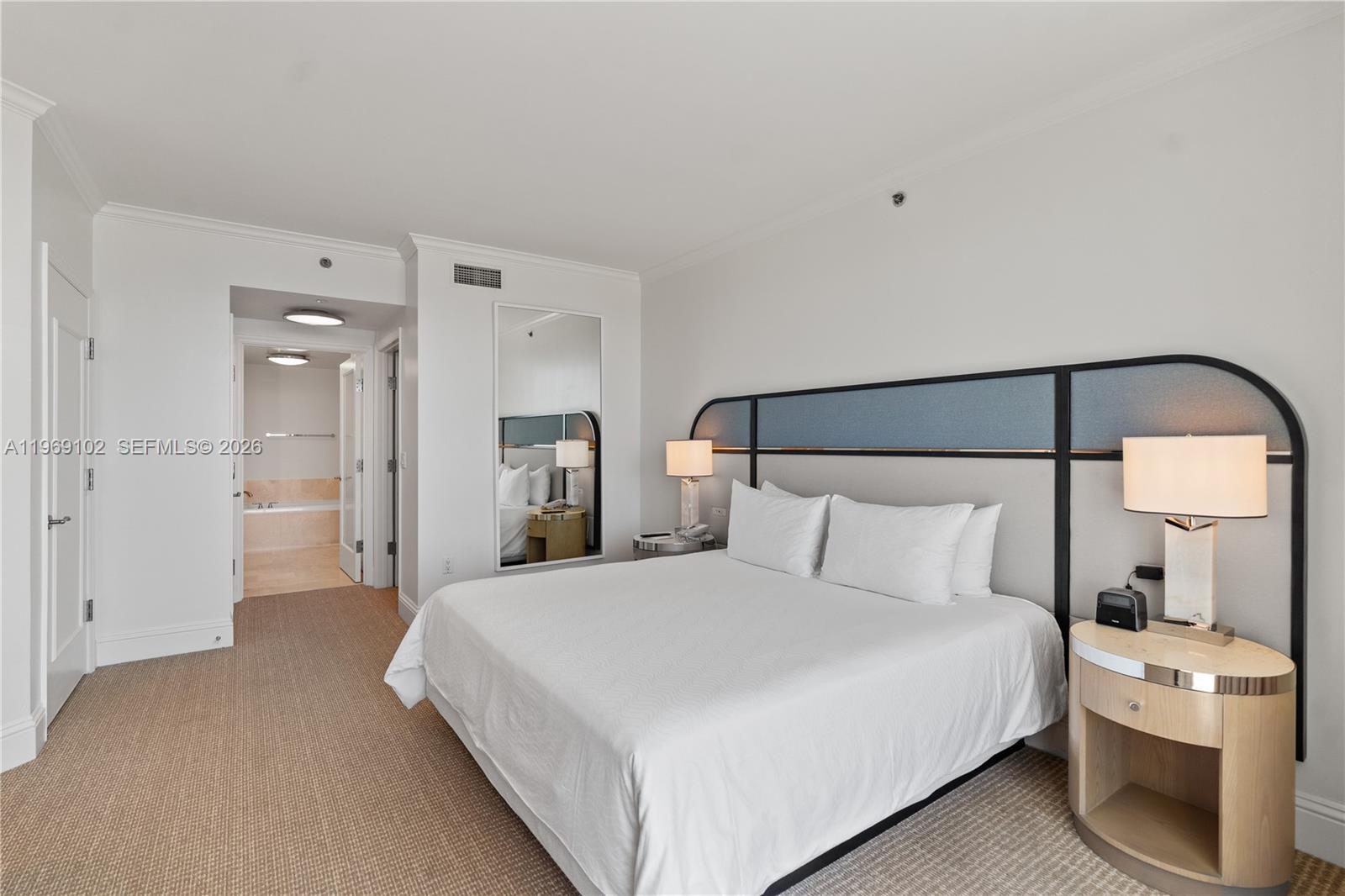 4401 Collins Ave #1706 Miami Beach, FL 33140