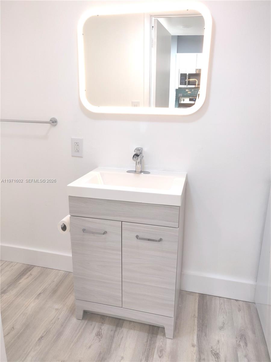 540 Brickell Key Dr #414 Miami, FL 33131