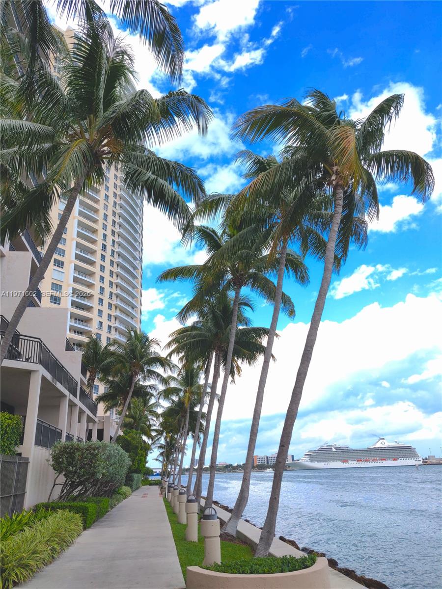 540 Brickell Key Dr #414 Miami, FL 33131