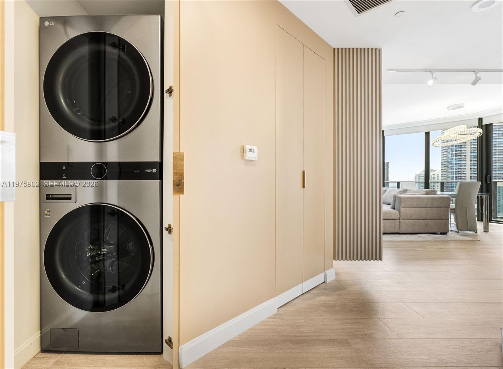 image Brickell Heights East24