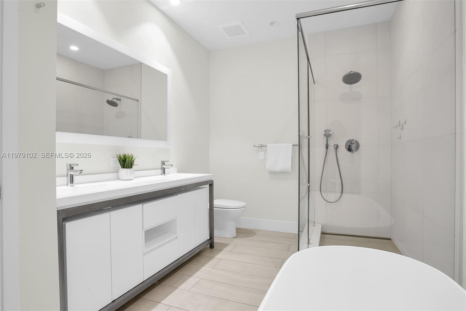 2000 Metropica Way #PH02 Sunrise, FL 33323