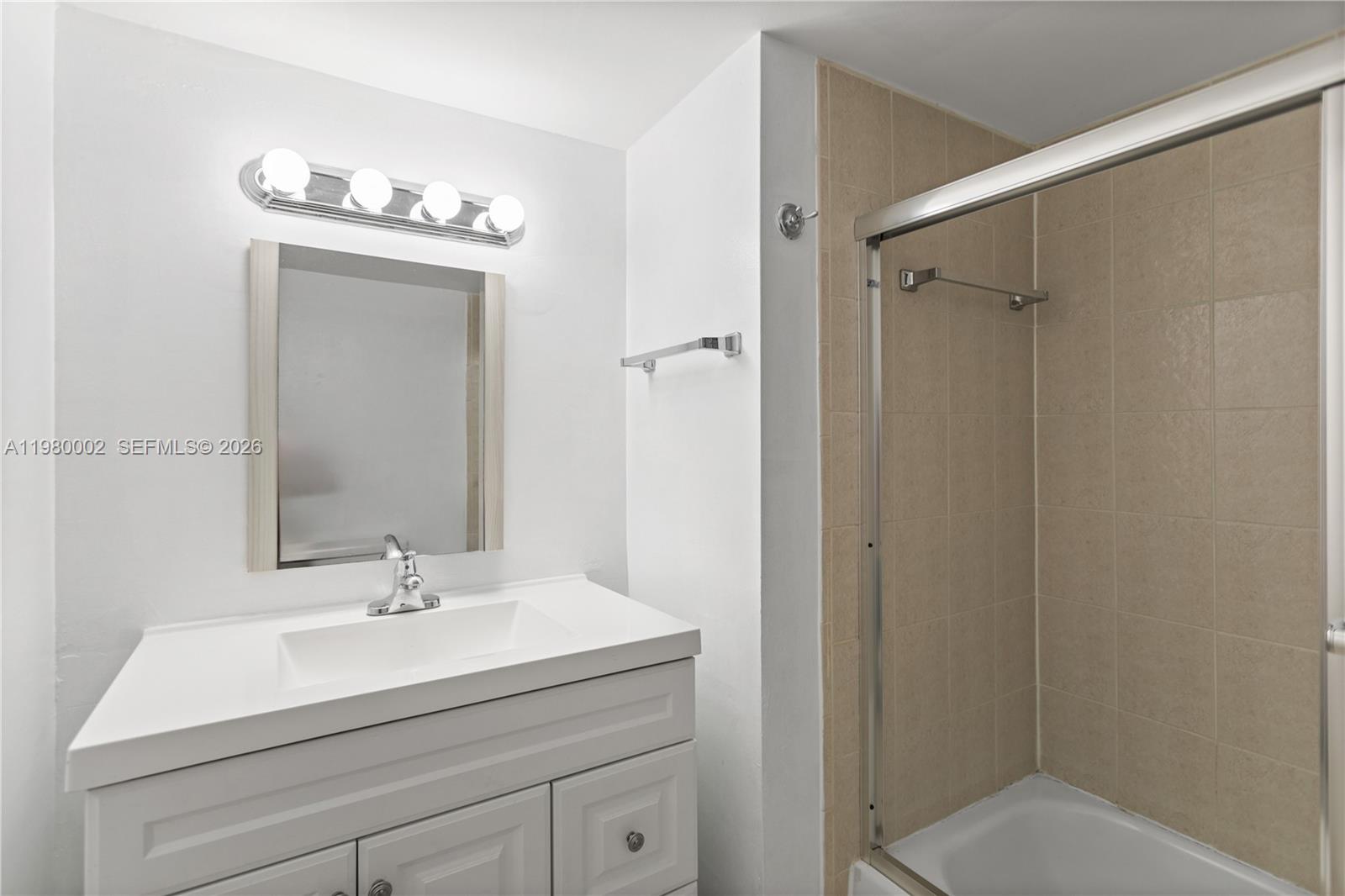 17500 NW 68th Ave #D1004 Hialeah, FL 33015