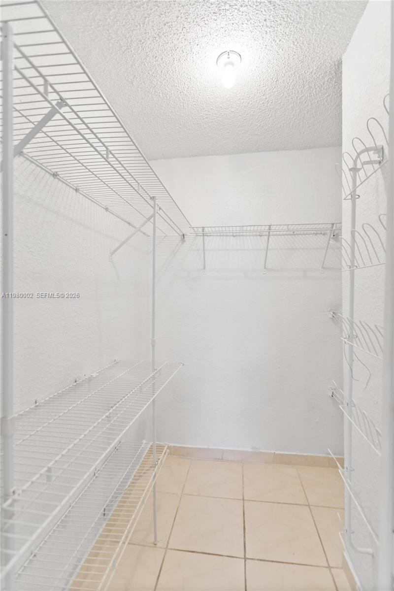 17500 NW 68th Ave #D1004 Hialeah, FL 33015