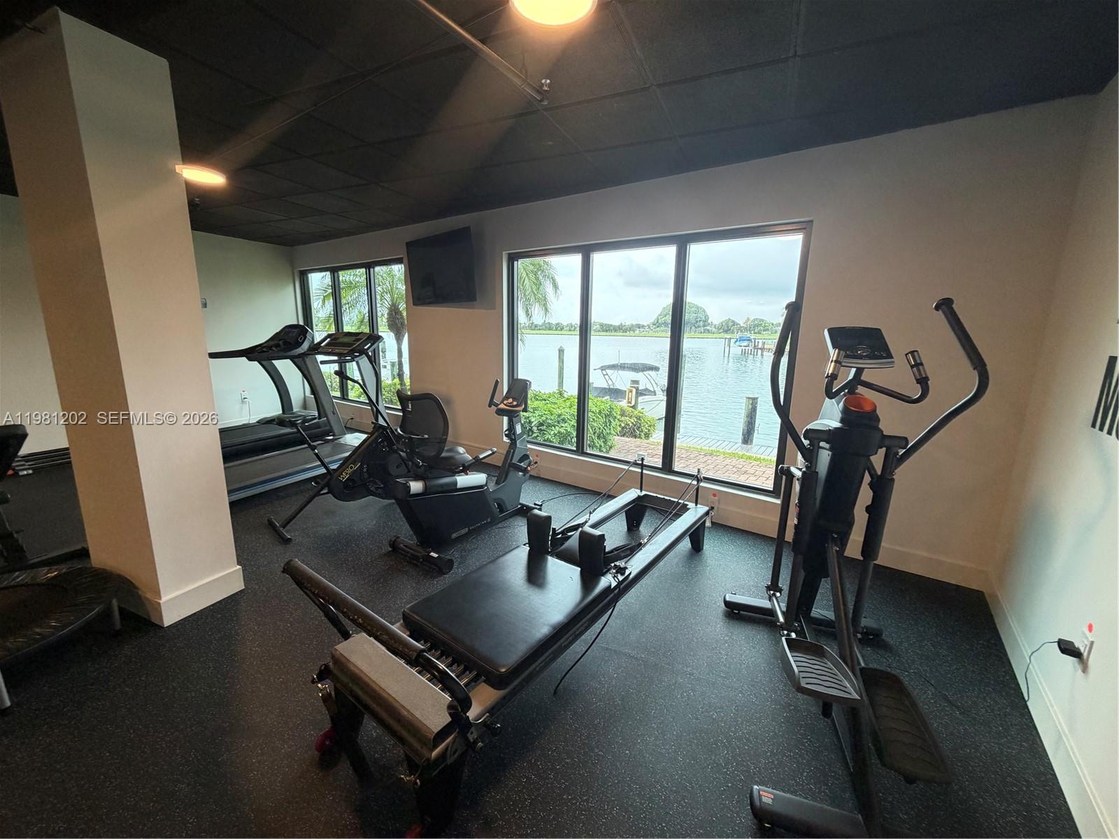 9350 W Bay Hbr Dr #5C Bay Harbor Islands, FL 33154