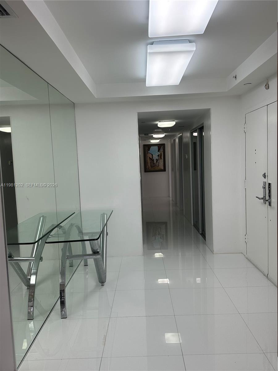 9350 W Bay Hbr Dr #5C Bay Harbor Islands, FL 33154