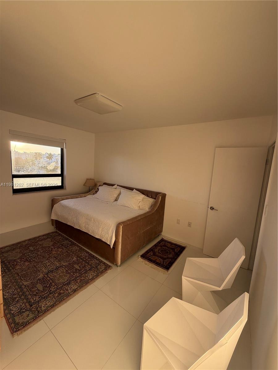 9350 W Bay Hbr Dr #5C Bay Harbor Islands, FL 33154