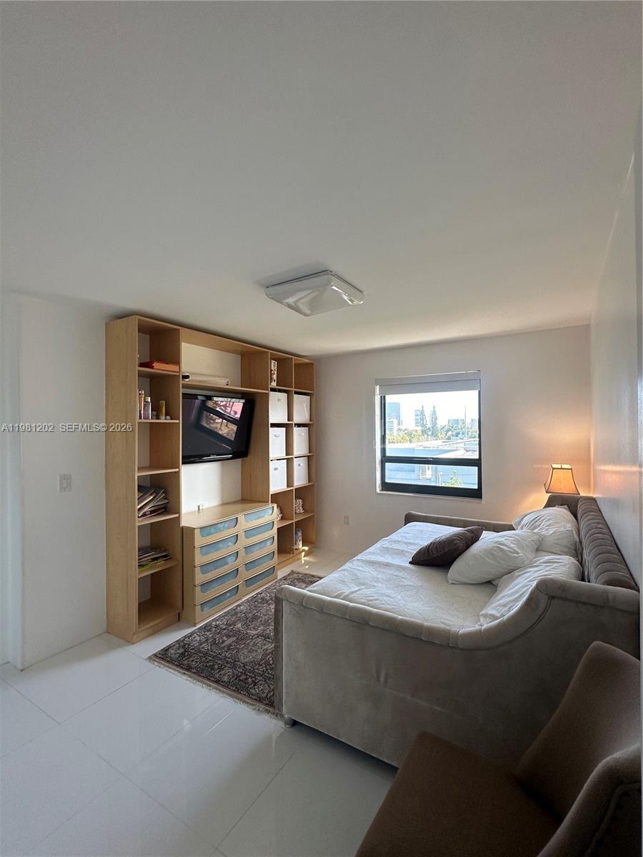 9350 W Bay Hbr Dr #5C Bay Harbor Islands, FL 33154