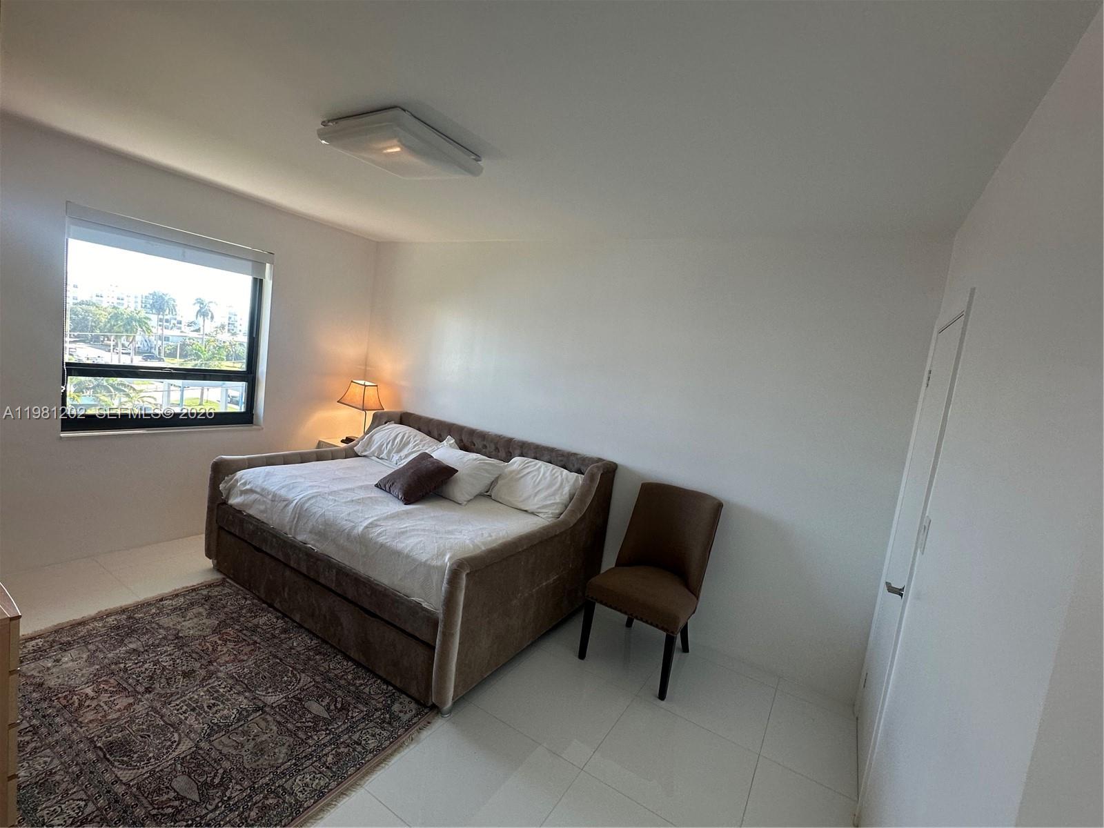 9350 W Bay Hbr Dr #5C Bay Harbor Islands, FL 33154