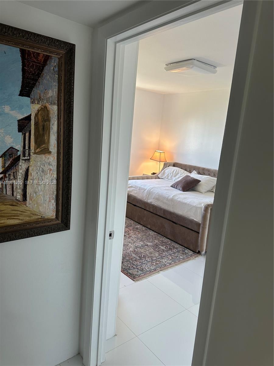 9350 W Bay Hbr Dr #5C Bay Harbor Islands, FL 33154