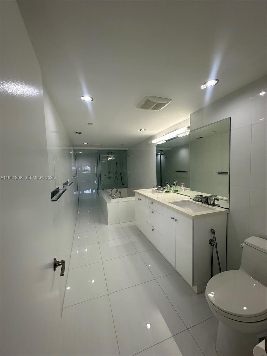 9350 W Bay Hbr Dr #5C Bay Harbor Islands, FL 33154