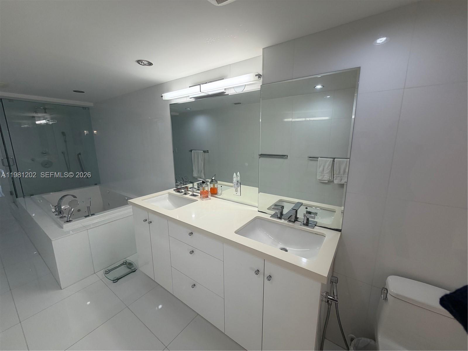 9350 W Bay Hbr Dr #5C Bay Harbor Islands, FL 33154