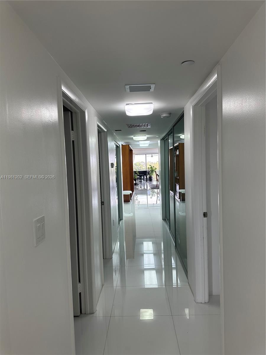 9350 W Bay Hbr Dr #5C Bay Harbor Islands, FL 33154