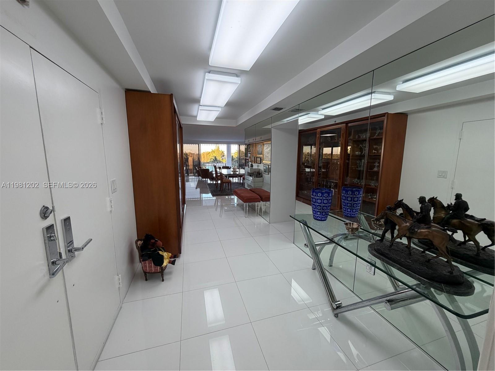 9350 W Bay Hbr Dr #5C Bay Harbor Islands, FL 33154