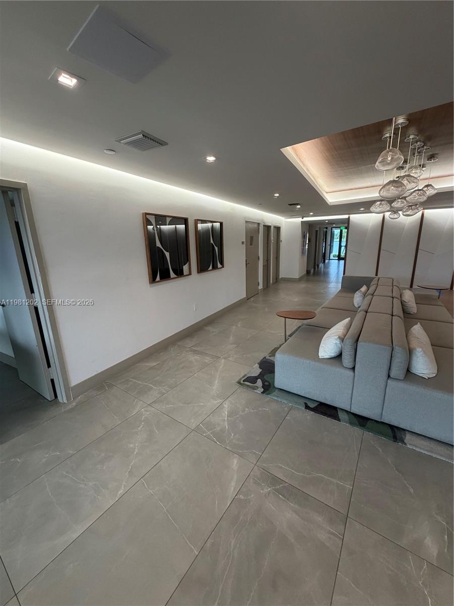 9350 W Bay Hbr Dr #5C Bay Harbor Islands, FL 33154