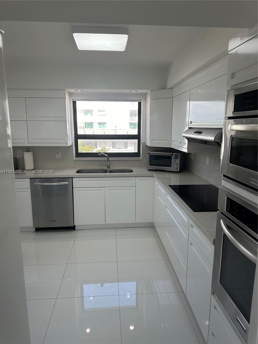 9350 W Bay Hbr Dr #5C Bay Harbor Islands, FL 33154