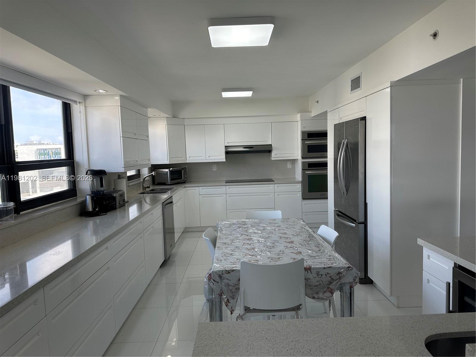 9350 W Bay Hbr Dr #5C Bay Harbor Islands, FL 33154