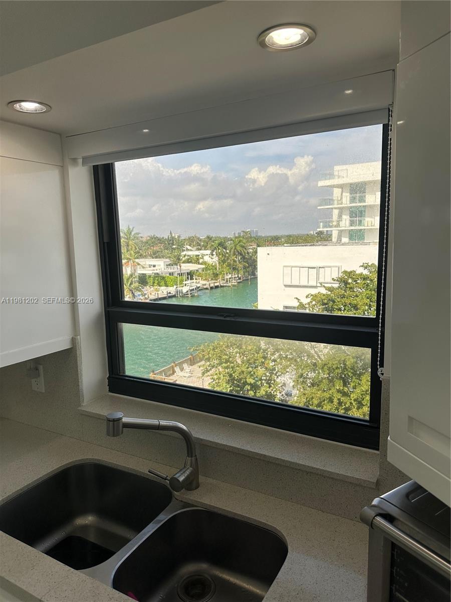 9350 W Bay Hbr Dr #5C Bay Harbor Islands, FL 33154