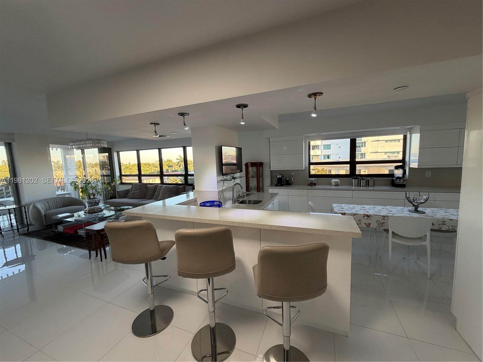 9350 W Bay Hbr Dr #5C Bay Harbor Islands, FL 33154