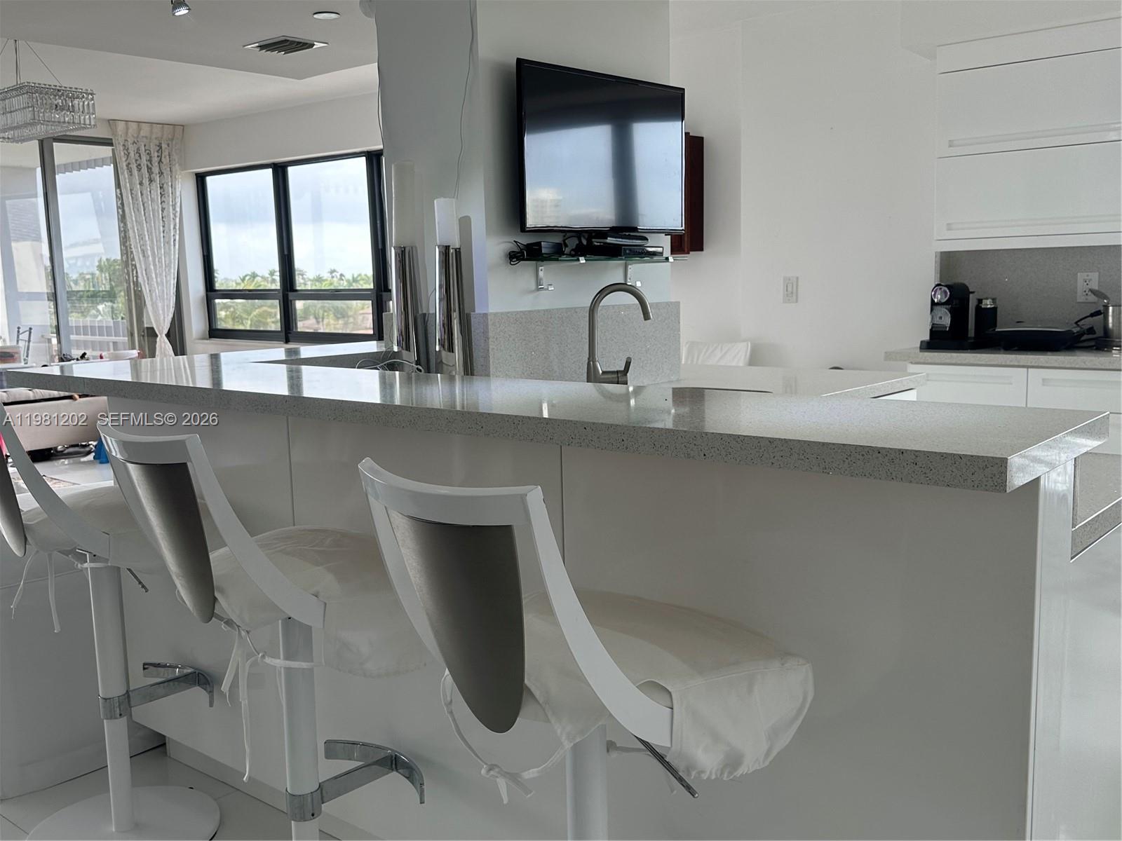 9350 W Bay Hbr Dr #5C Bay Harbor Islands, FL 33154