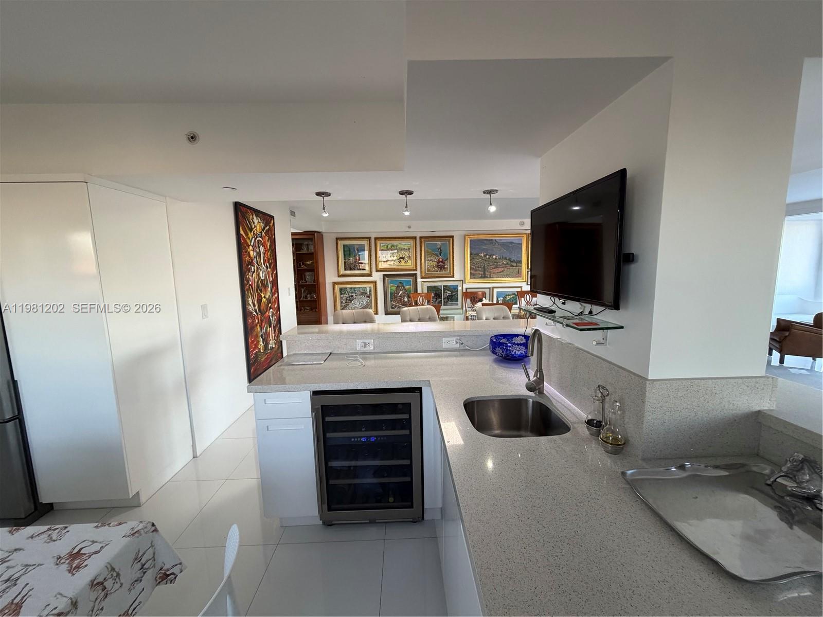 9350 W Bay Hbr Dr #5C Bay Harbor Islands, FL 33154