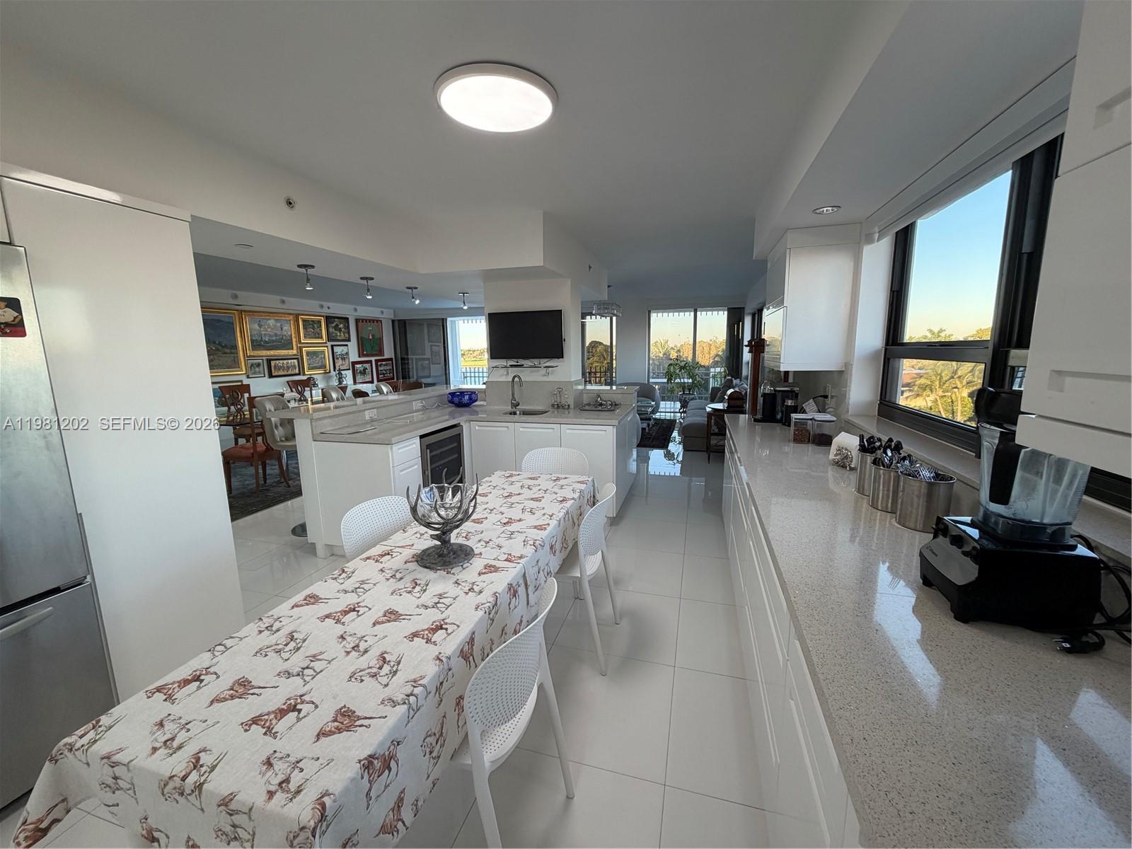 9350 W Bay Hbr Dr #5C Bay Harbor Islands, FL 33154