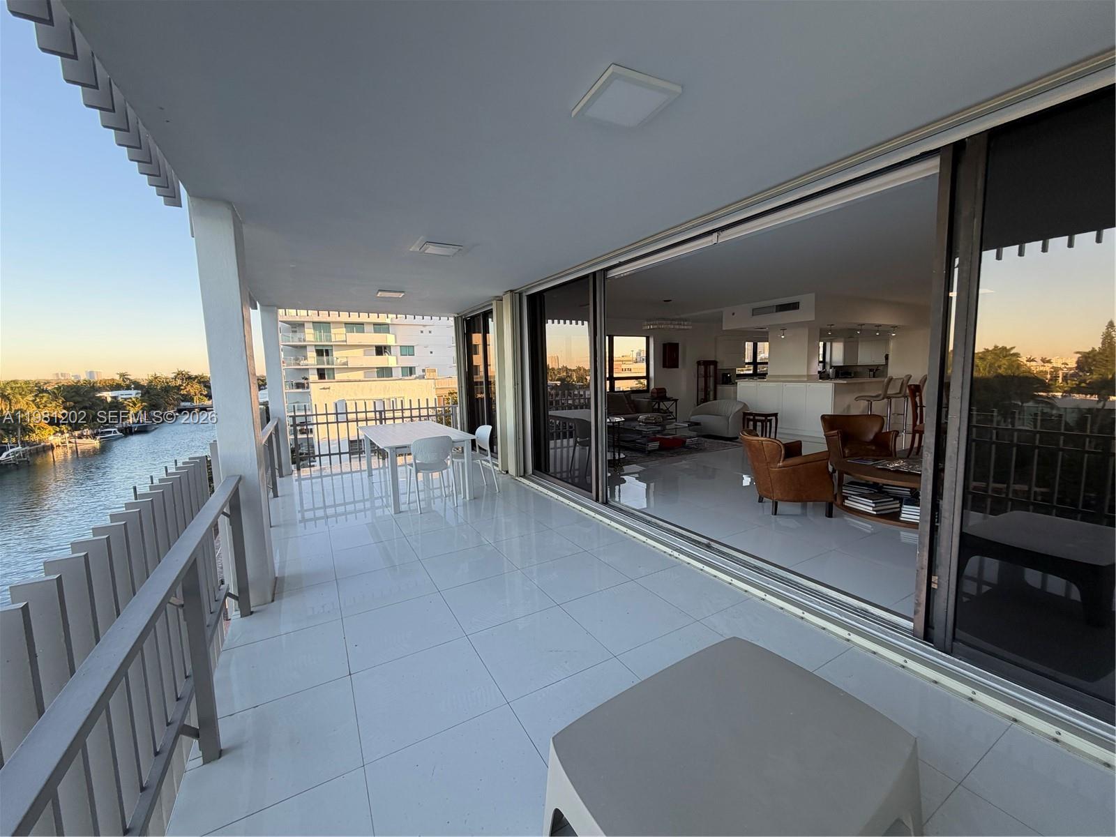 9350 W Bay Hbr Dr #5C Bay Harbor Islands, FL 33154