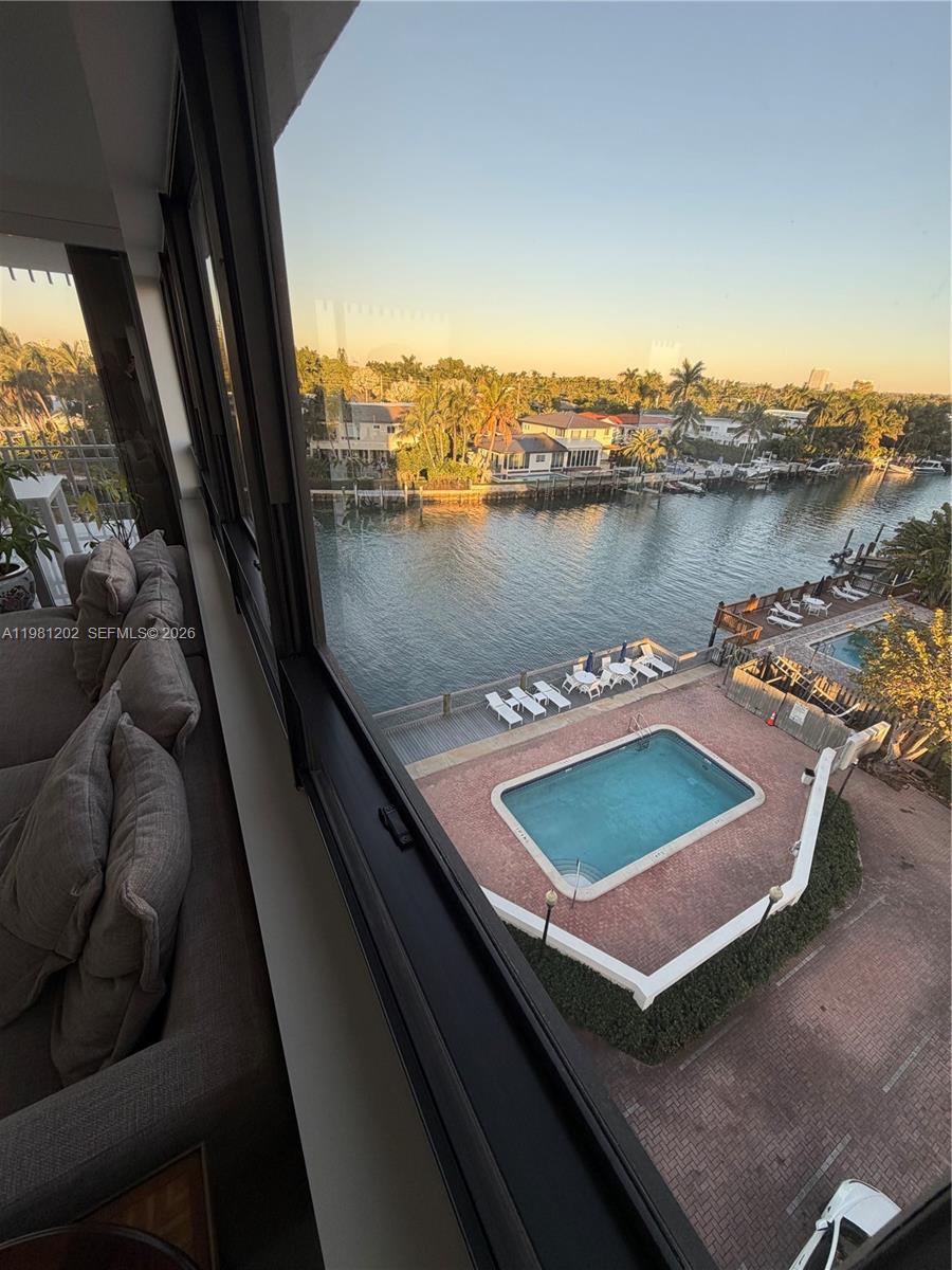 9350 W Bay Hbr Dr #5C Bay Harbor Islands, FL 33154