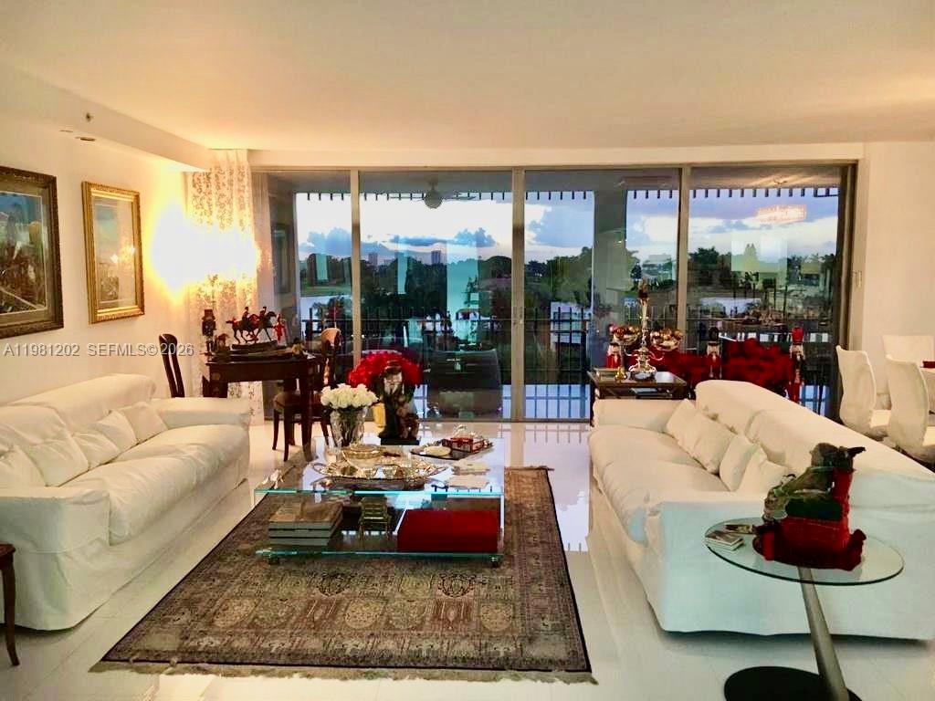 9350 W Bay Hbr Dr #5C Bay Harbor Islands, FL 33154