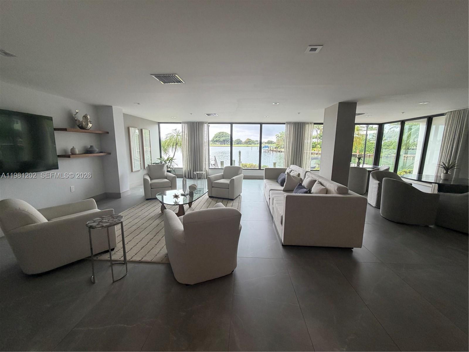 9350 W Bay Hbr Dr #5C Bay Harbor Islands, FL 33154