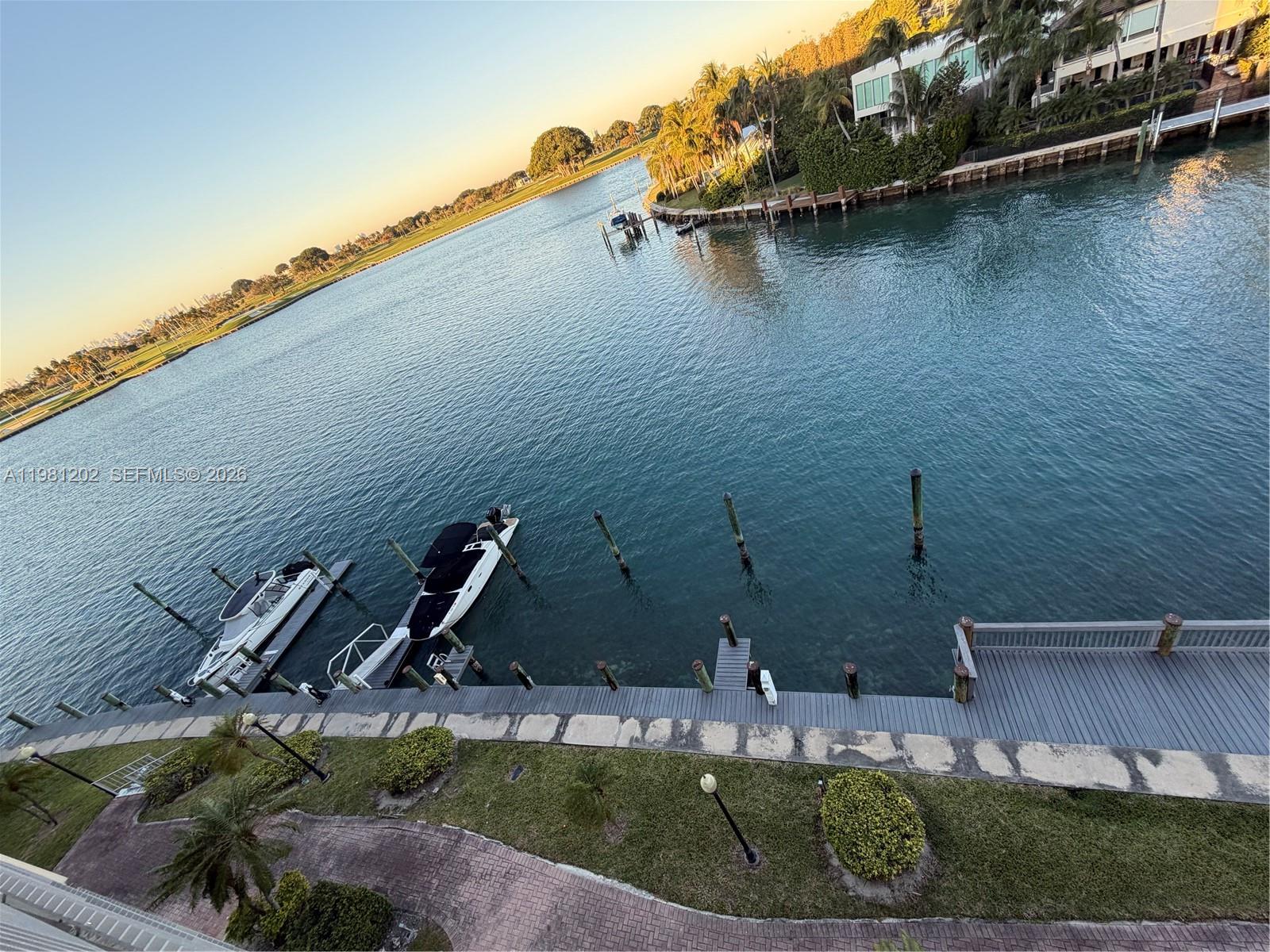 9350 W Bay Hbr Dr #5C Bay Harbor Islands, FL 33154