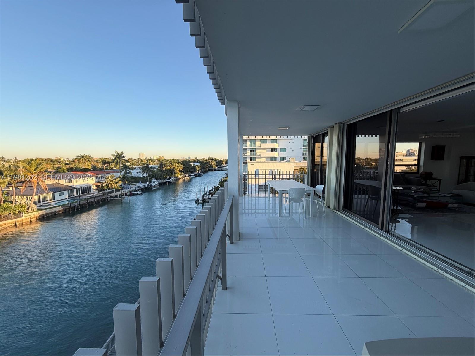 9350 W Bay Hbr Dr #5C Bay Harbor Islands, FL 33154