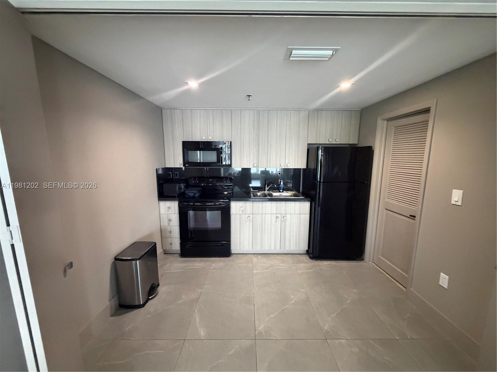 9350 W Bay Hbr Dr #5C Bay Harbor Islands, FL 33154