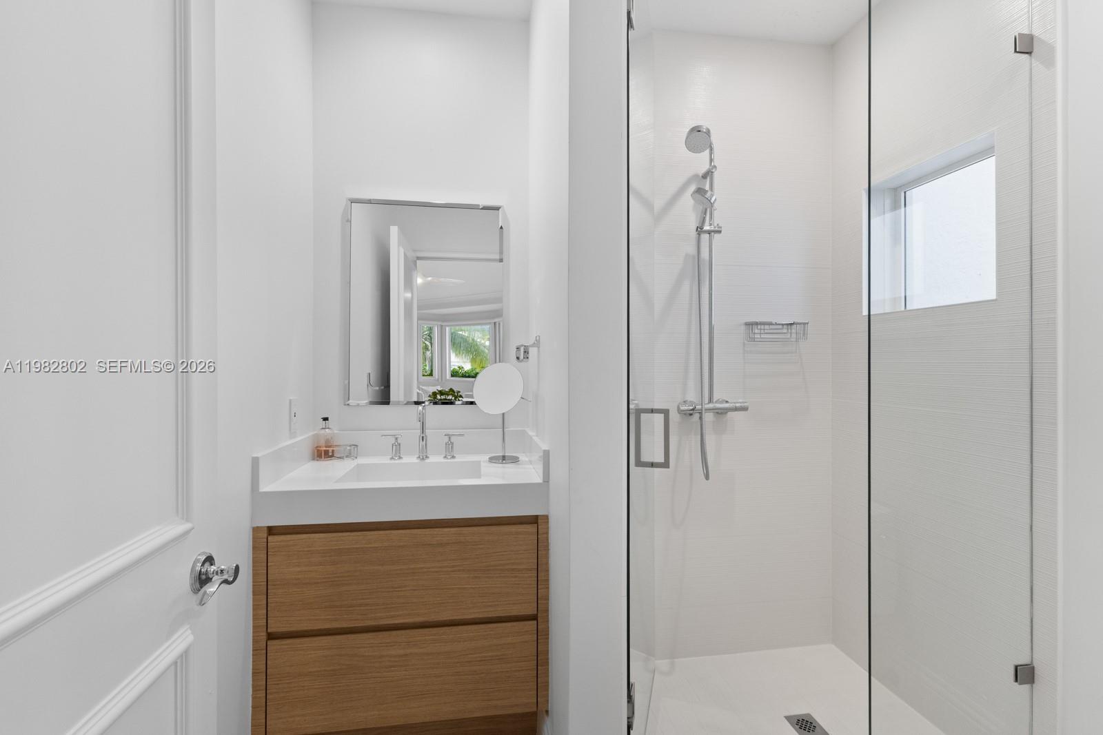 5 Coconut Ln Key Biscayne, FL 33149